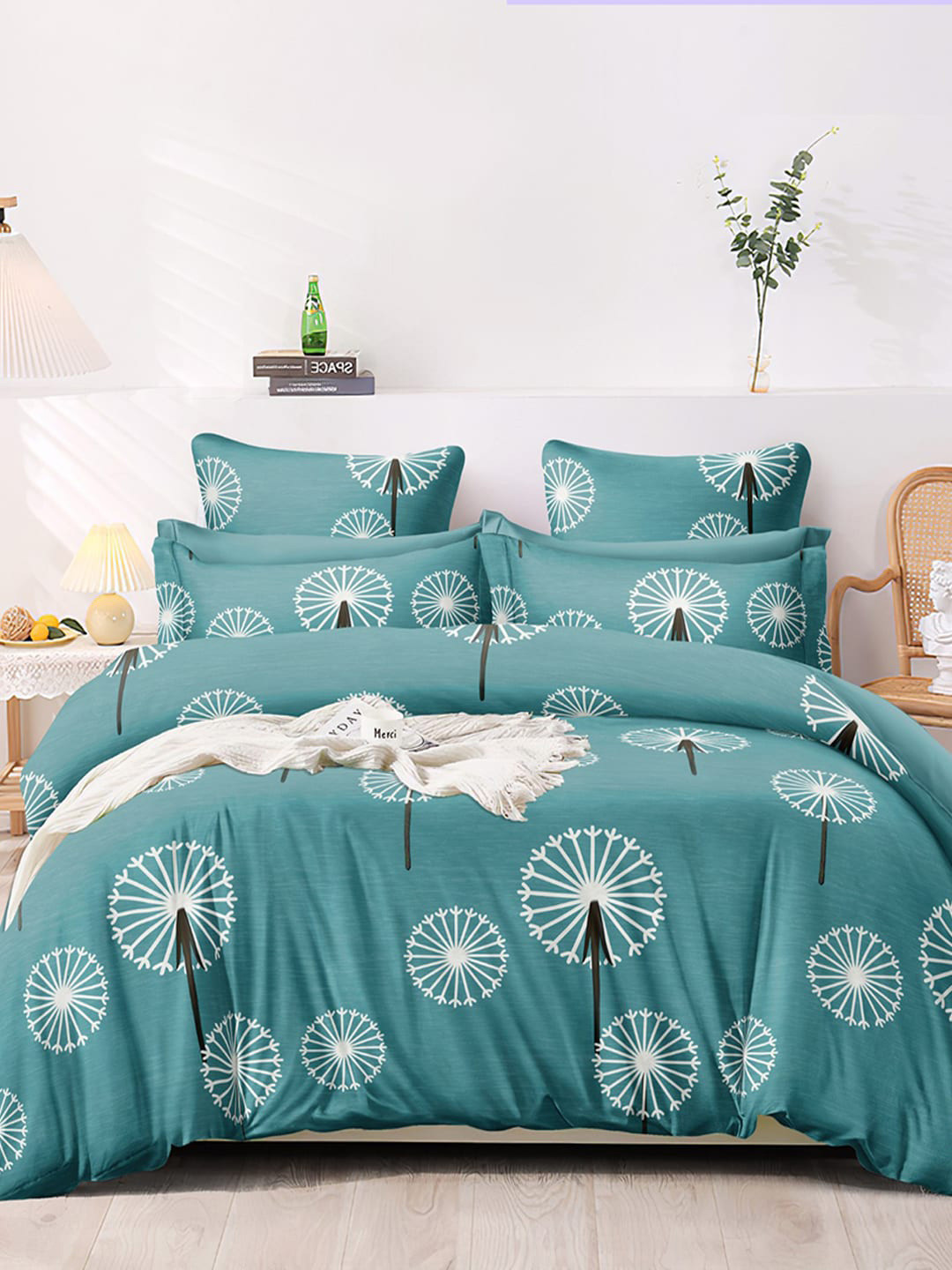 

AEROHAVEN Premium Green & White Printed Cotton 300 TC King Bedsheet with 2 Pillow Covers