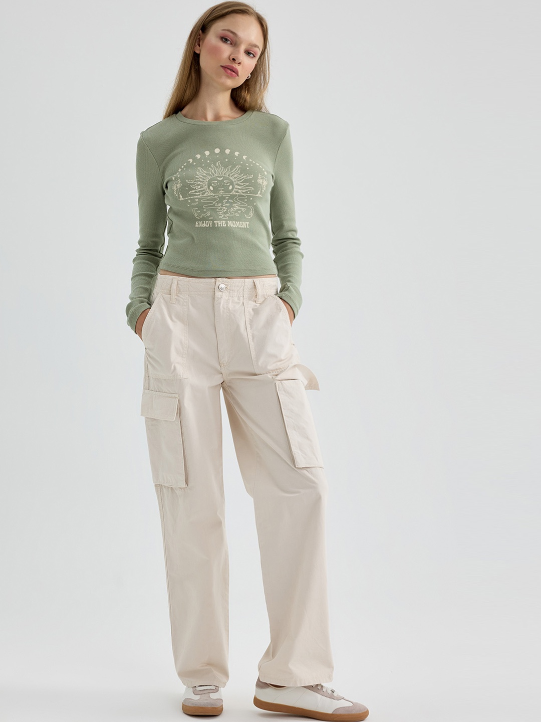 

DeFacto Women Mid-Rise Pure Cotton Cargos, Cream