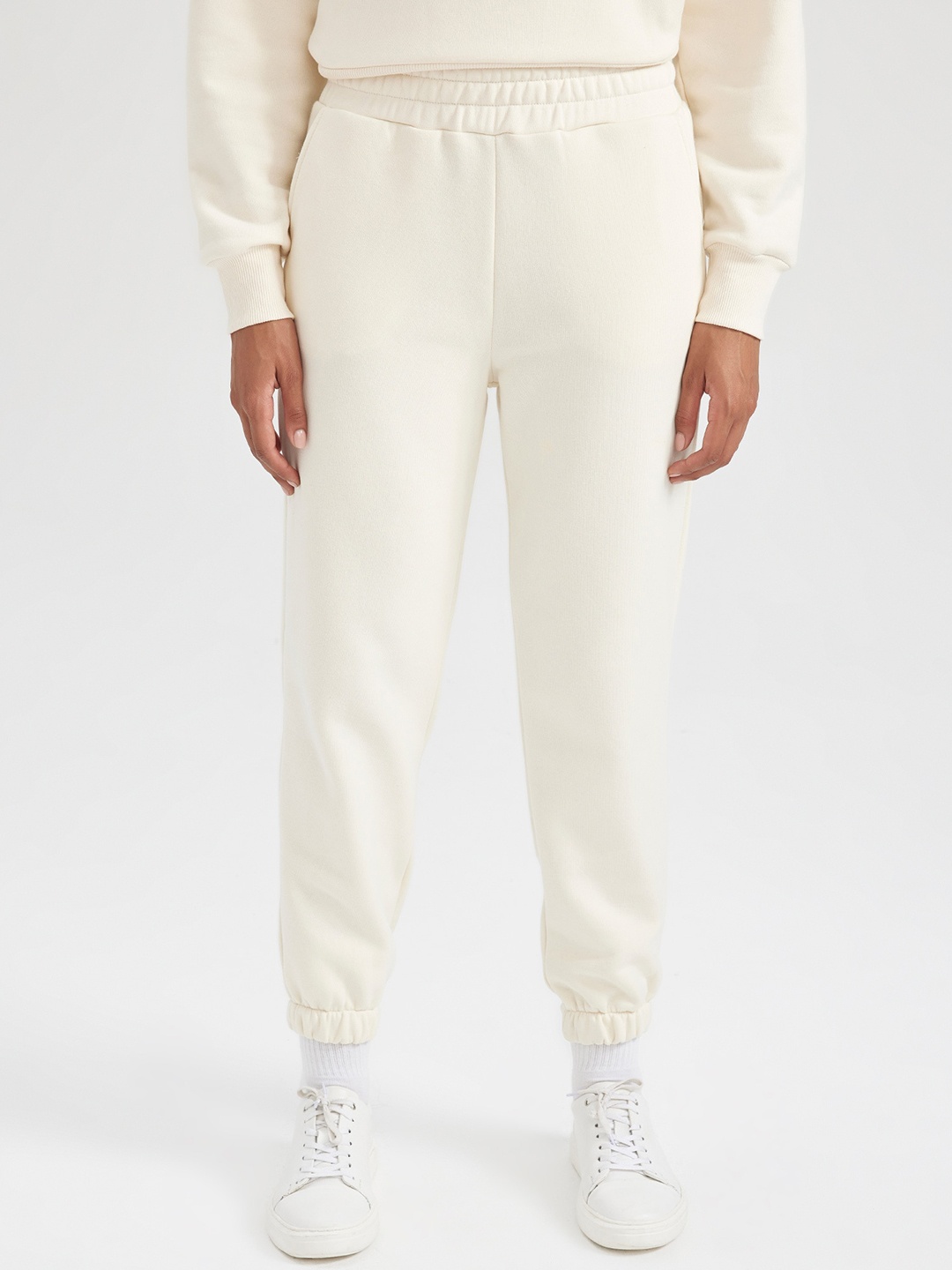 

DeFacto Women Mid-Rise Joggers, Off white