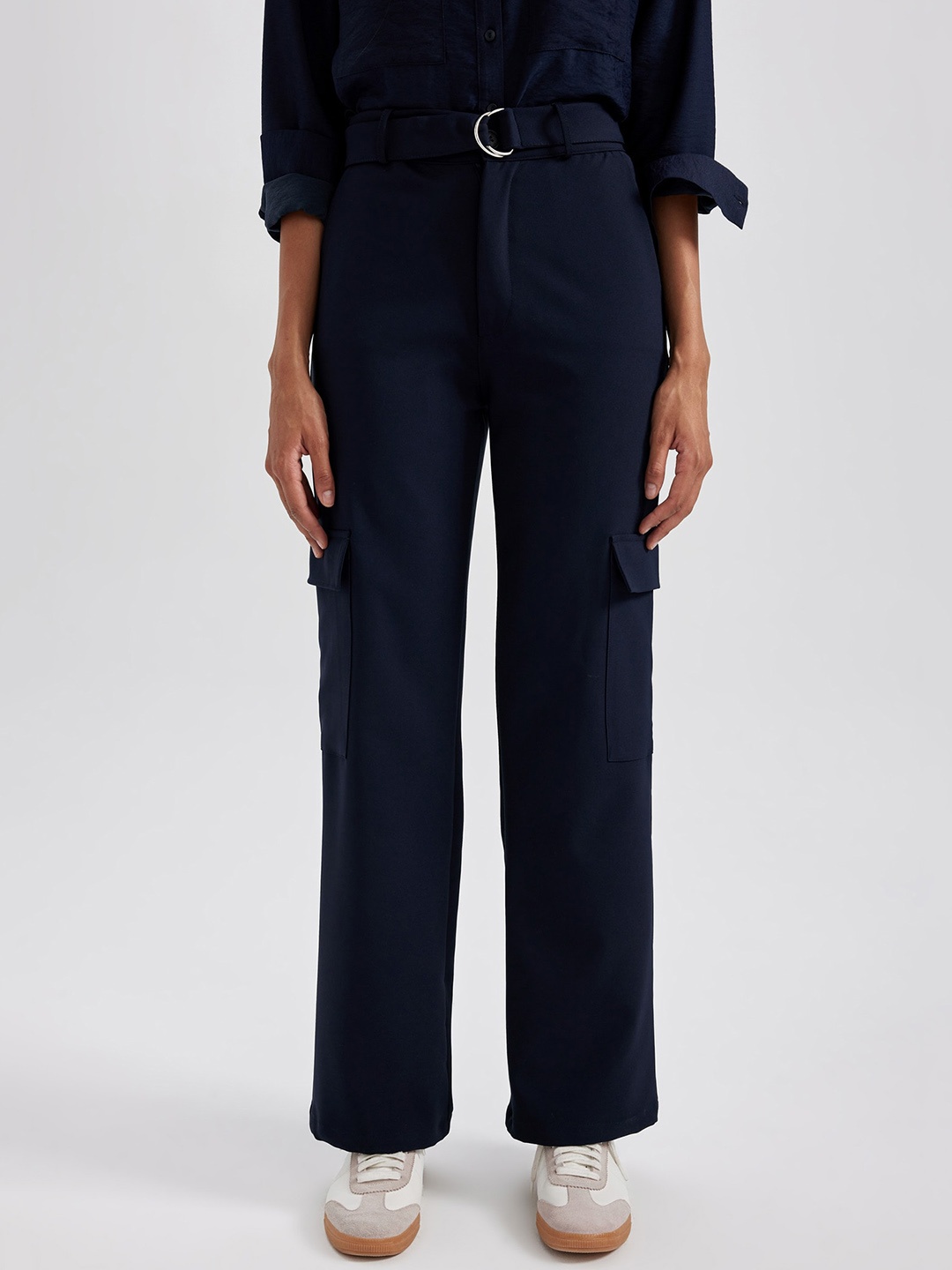 

DeFacto Women Mid-Rise Cargos Trousers, Navy blue