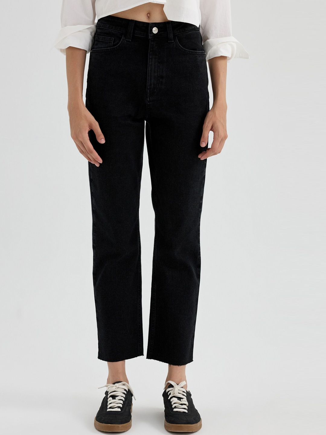 

DeFacto Women Mid Rise Stretchable Trousers, Black