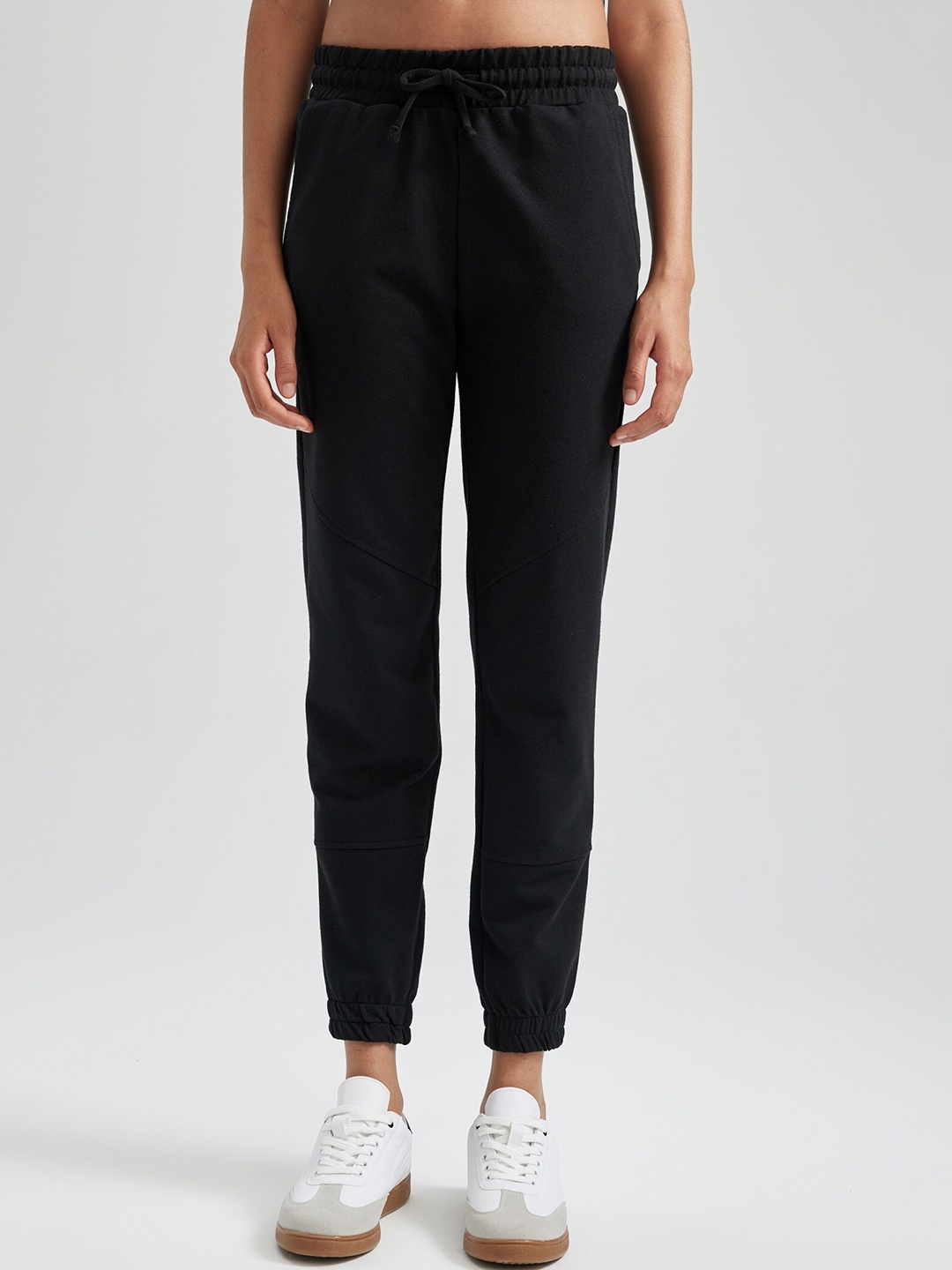 

DeFacto Women Mid Rise Joggers, Black