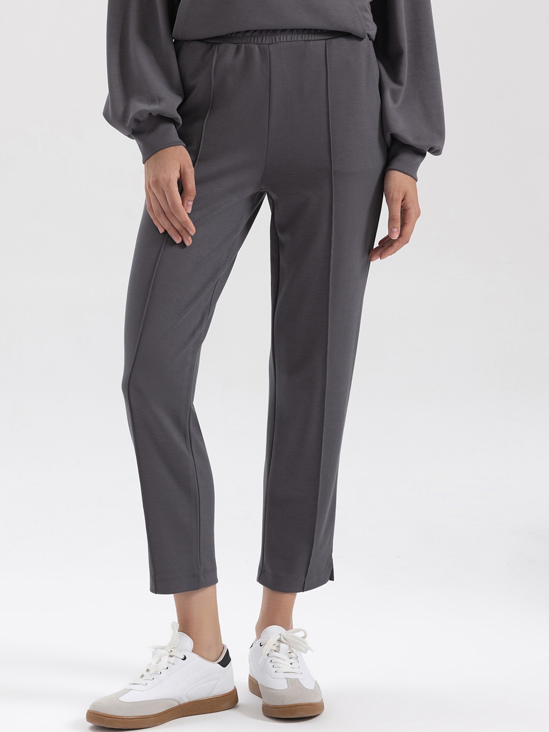 

DeFacto Women Mid Rise Plain Regular Trousers, Grey