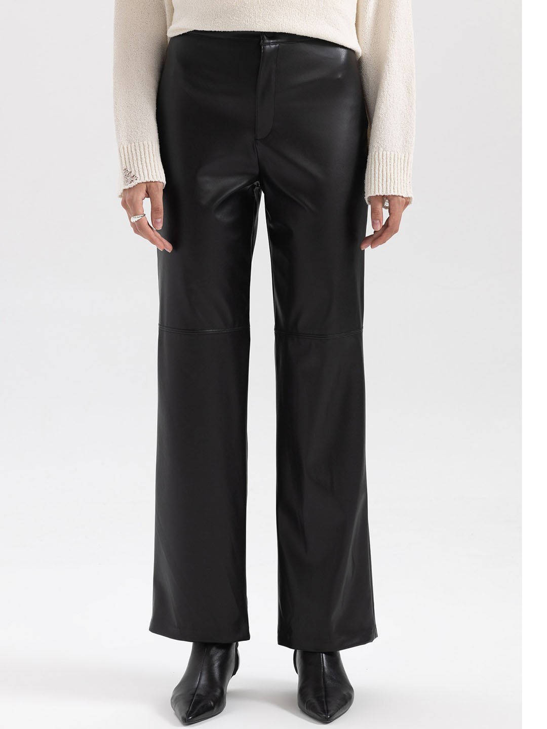 

DeFacto Women Mid-Rise Regular Fit Parallel Trousers, Black