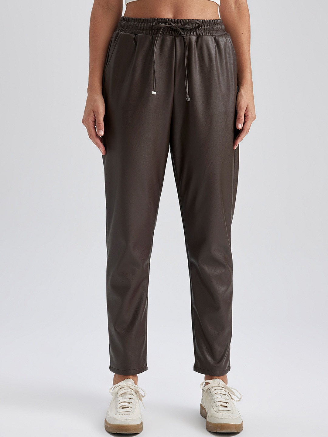 

DeFacto Women Mid-Rise Trousers, Brown