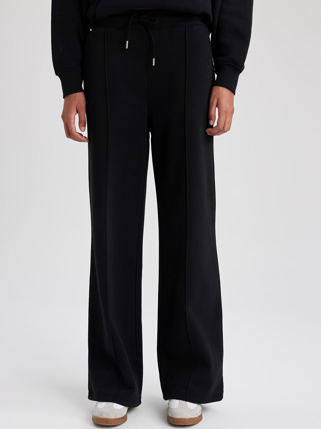 

DeFacto Women Mid-Rise Knitted Casual Parallel Trousers, Black