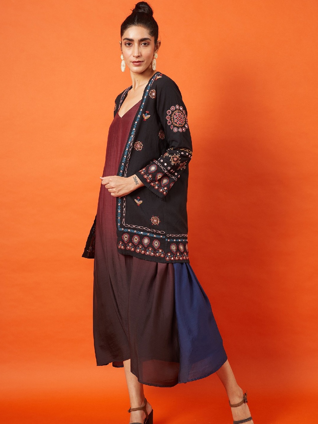 

OKHAI Self Design Long Sleeves Cotton Shrug, Black