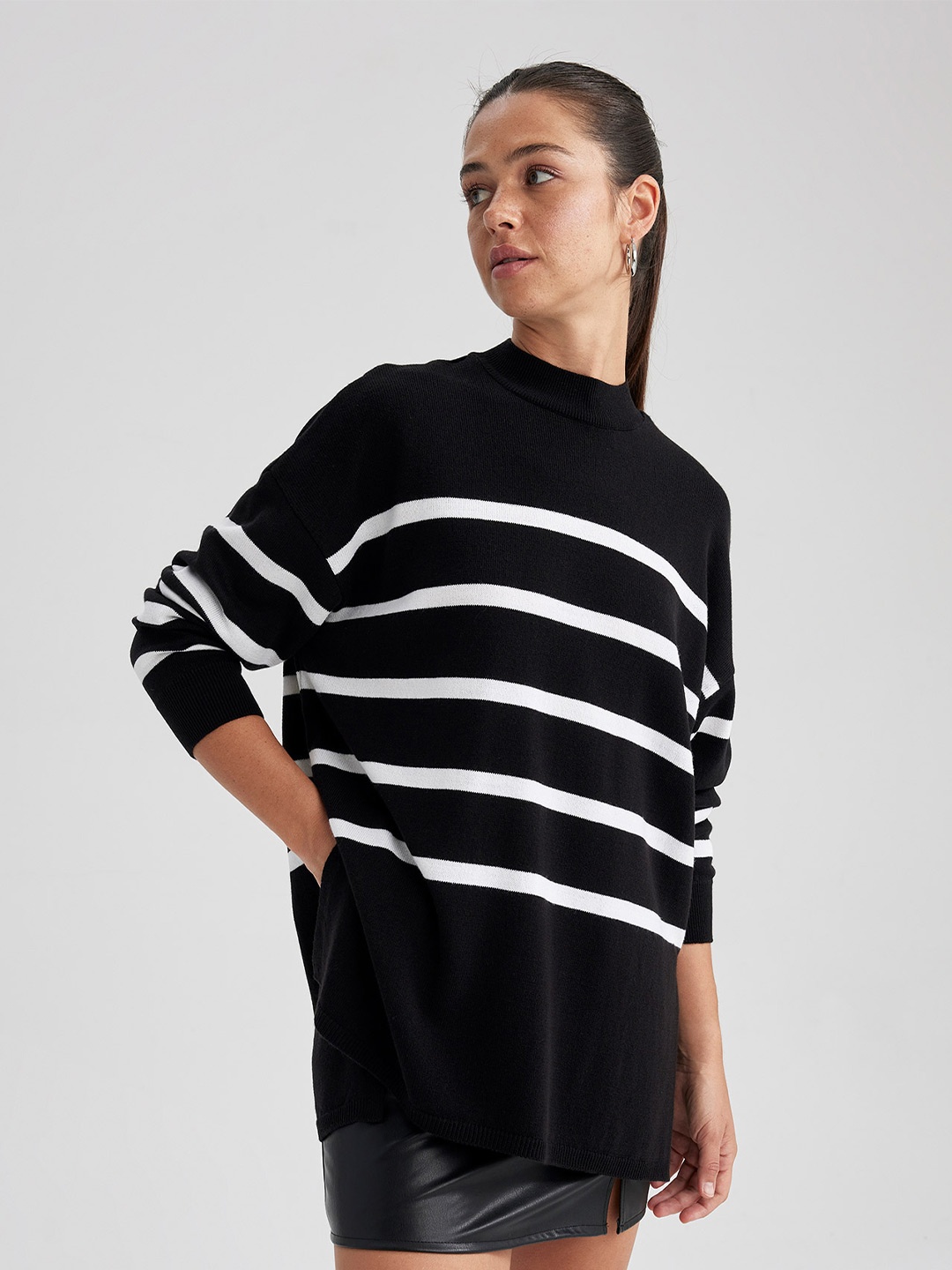 

DeFacto Striped High Neck Long Sleeves Pure Acrylic Longline Pullover Sweater, Black