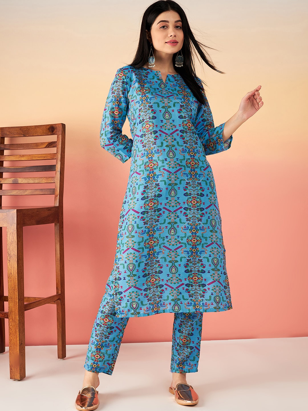 

Sangria Blue & Green Ethnic Motifs Printed Straight Kurta With Trousers