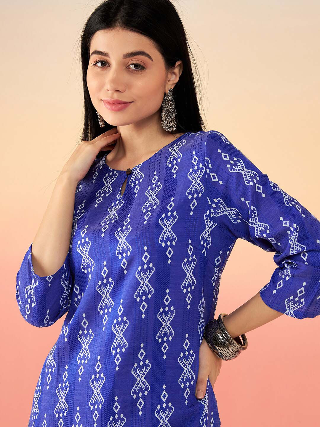 

Sangria Ethnic Motifs Printed Keyhole Neck Straight Kurta With Trouser, Blue