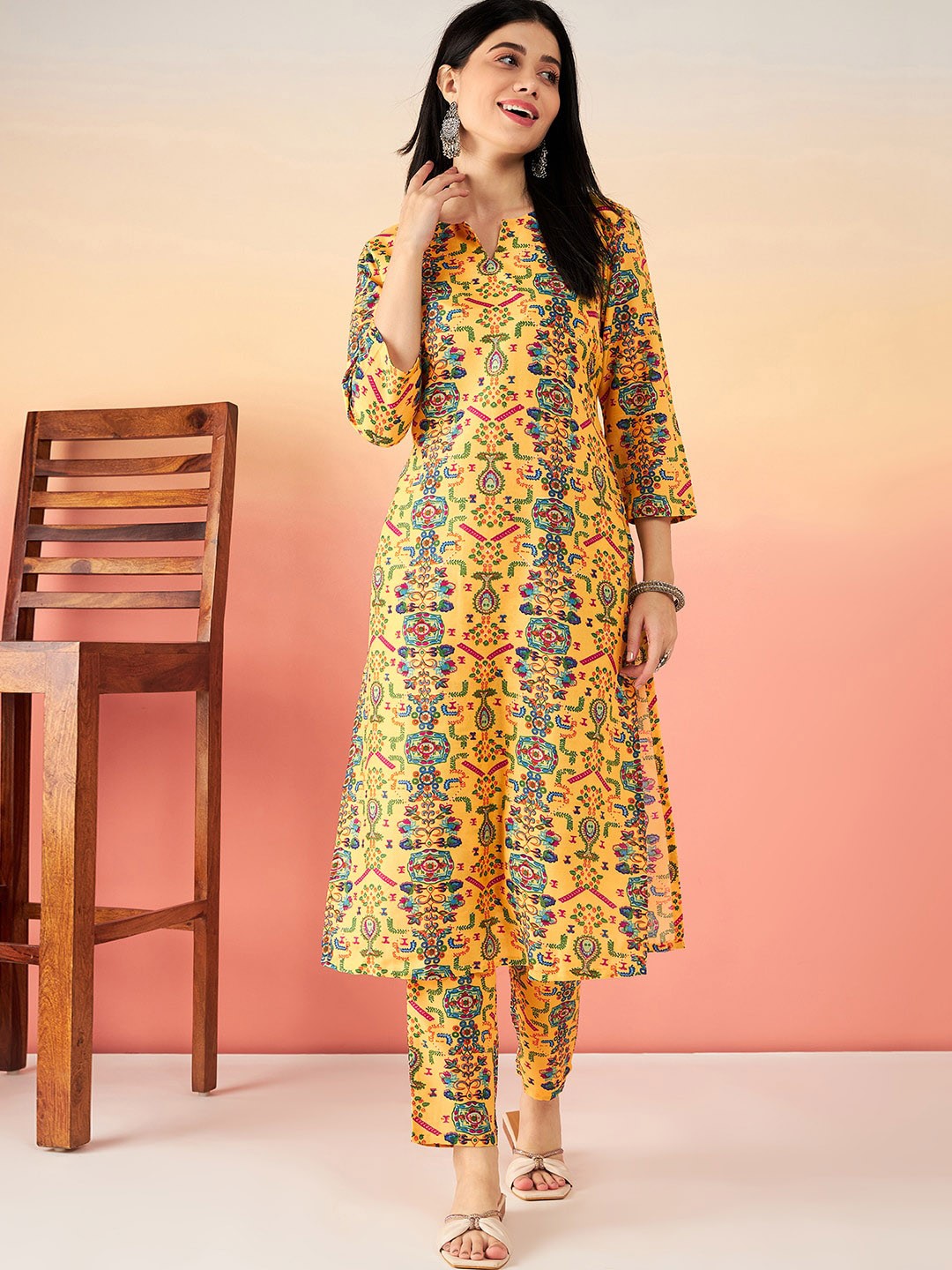 

Sangria Floral Printed Straight Kurta With Trouser, Yellow