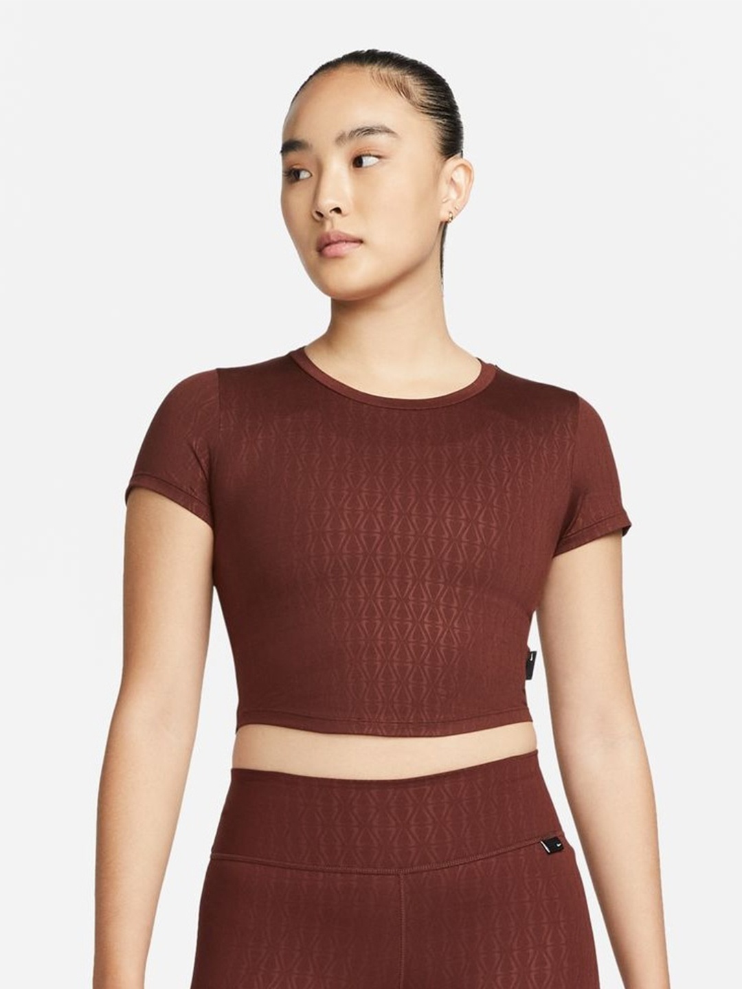 

Nike Geometric Printed Slim Fit Casual Fitted Crop Top, Brown