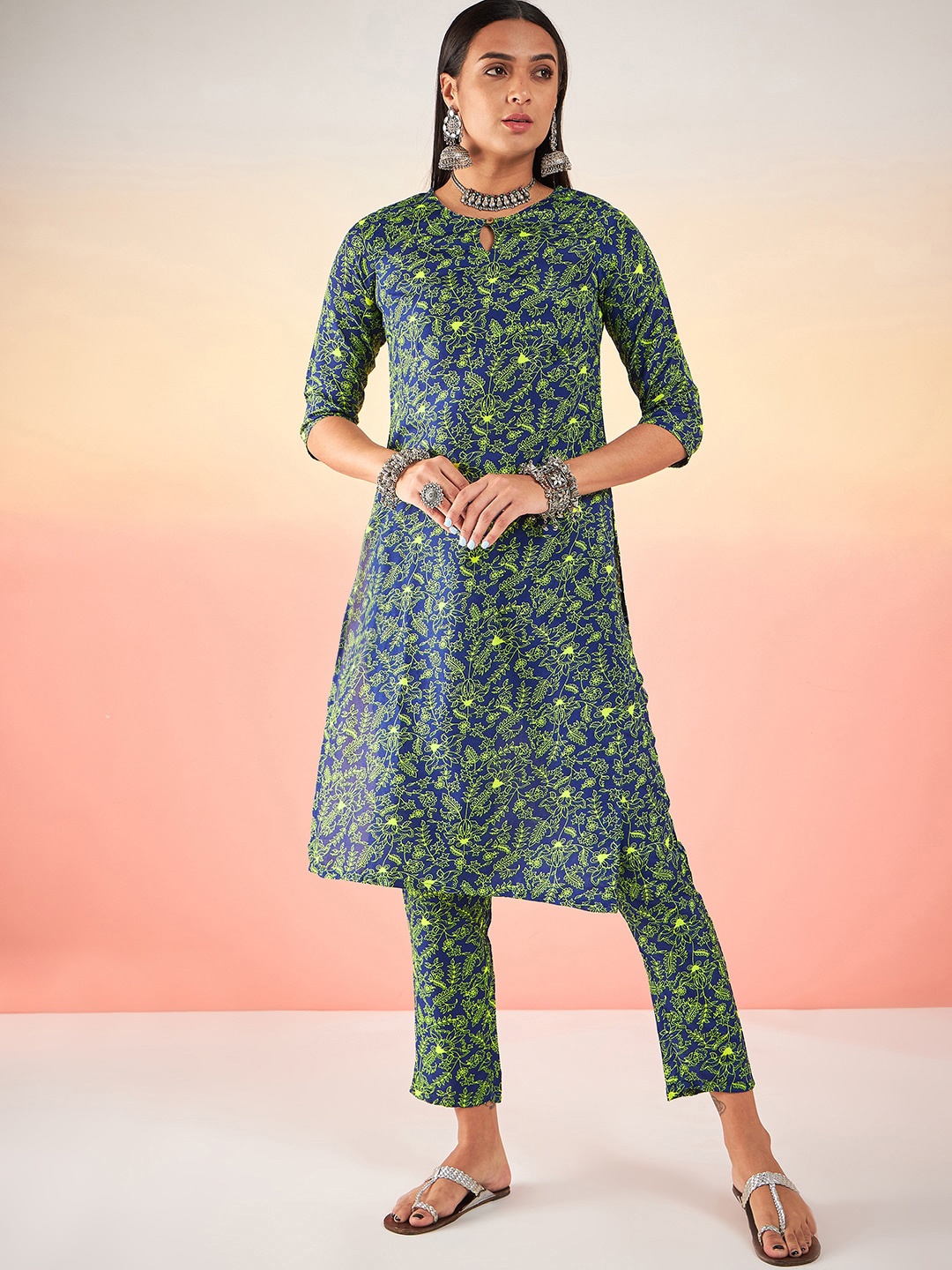 

Sangria Floral Printed Keyhole Neck A-Line Kurta With Trouser, Blue