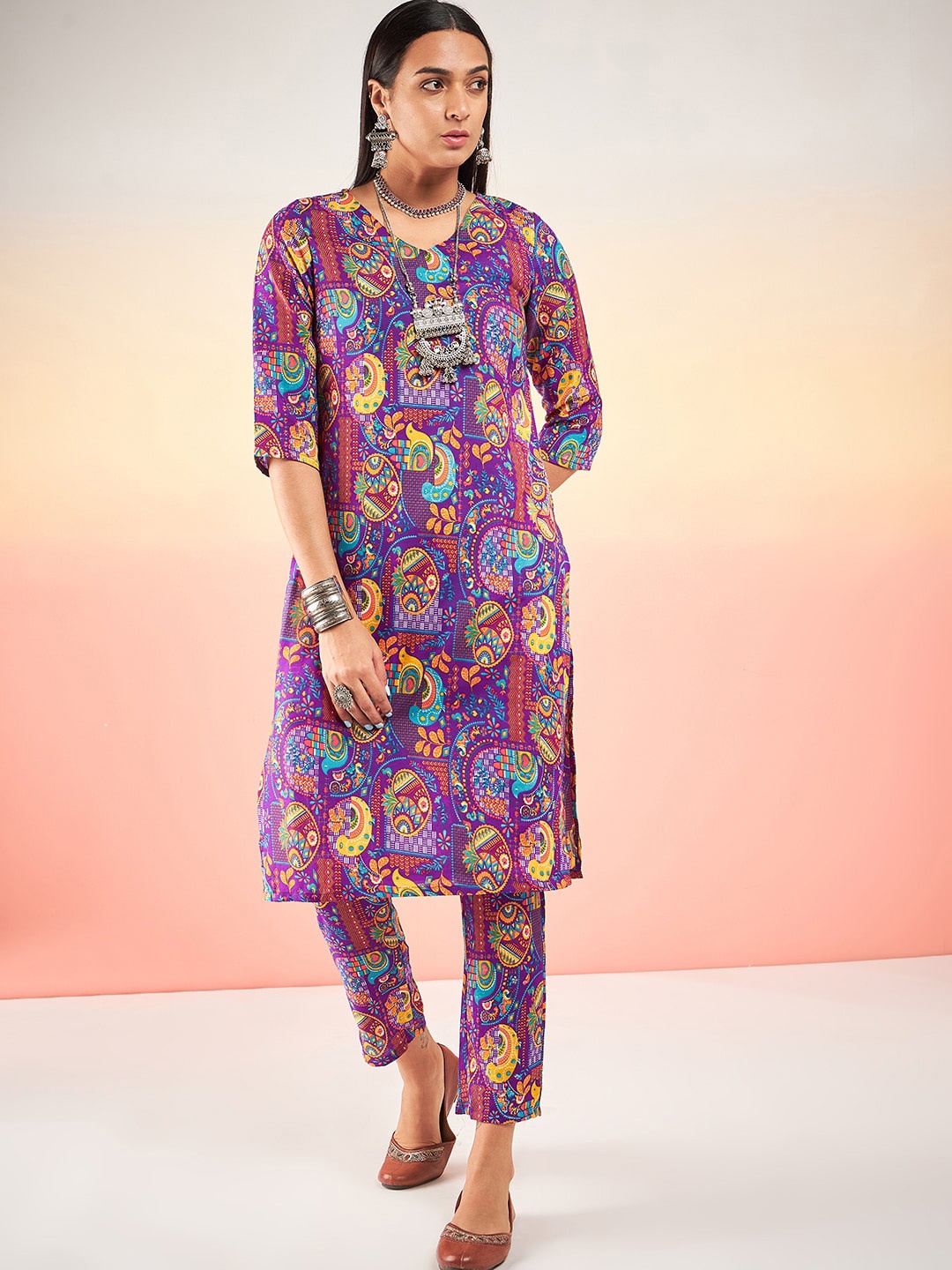 

Sangria Geometric Printed A-Line Kurta With Trouser, Purple