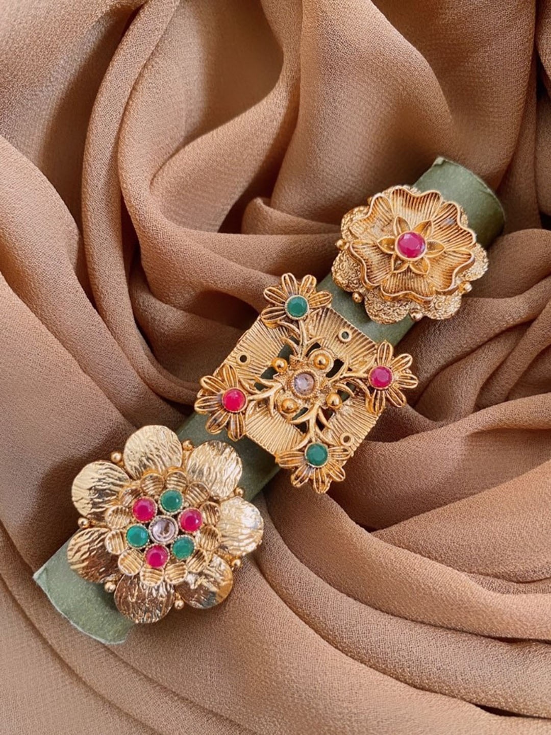 

ATIBELLE Set Of 3 Gold-Plated Artificial Stones Studded Floral Rings