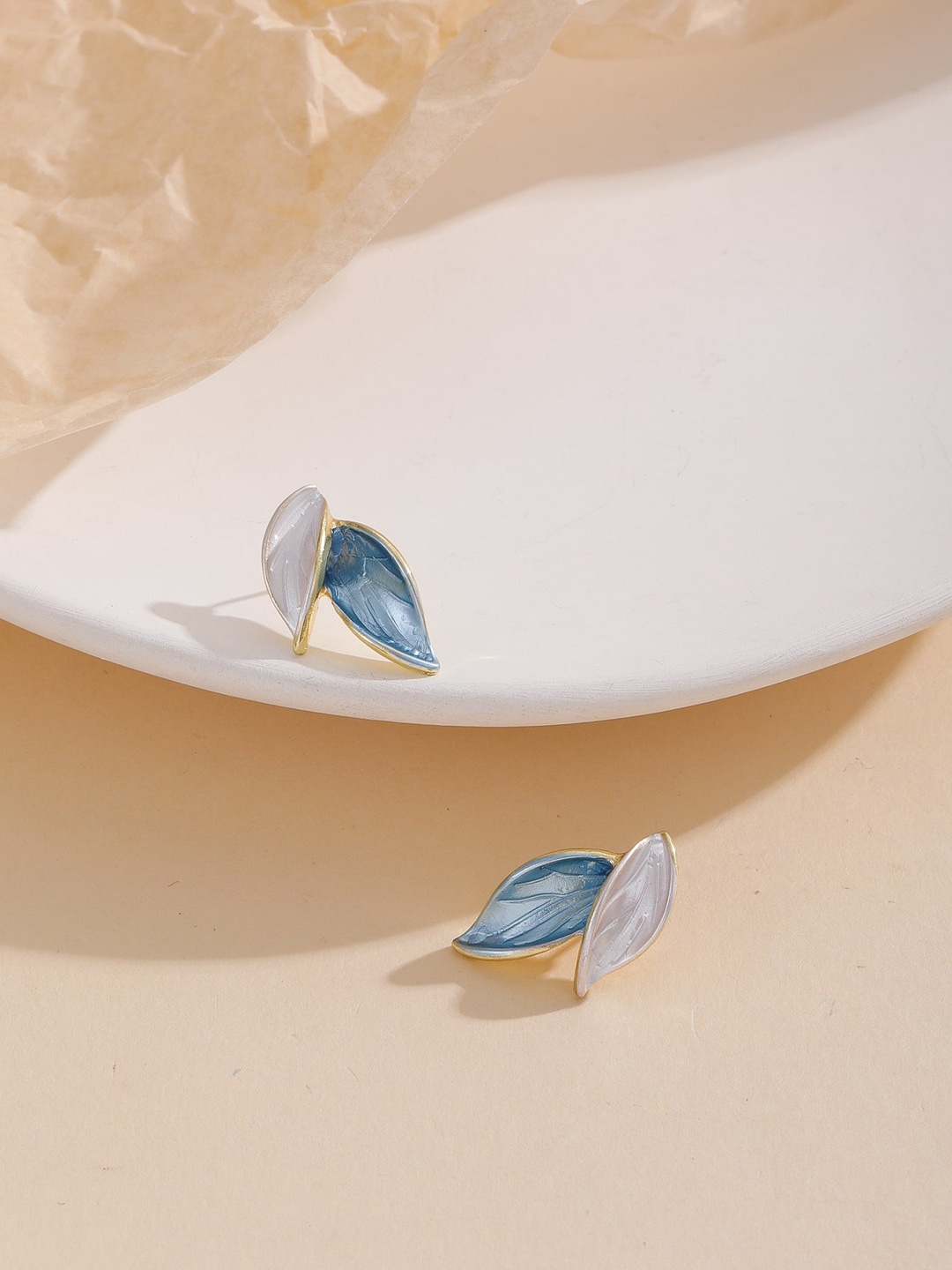 

VAGHBHATT Gold-Plated Stud Earrings, White