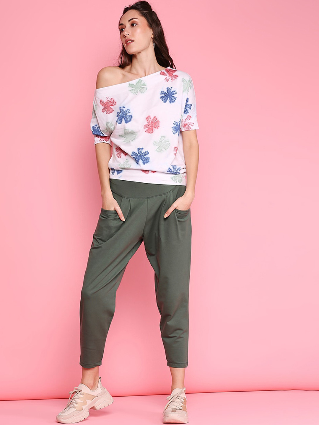 

Tuna London Women Pleated Yoga Track Pants, Green