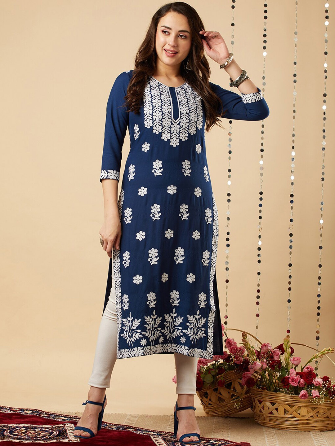 

KALINI Ethnic Motifs Embroidered Straight Kurta, Navy blue