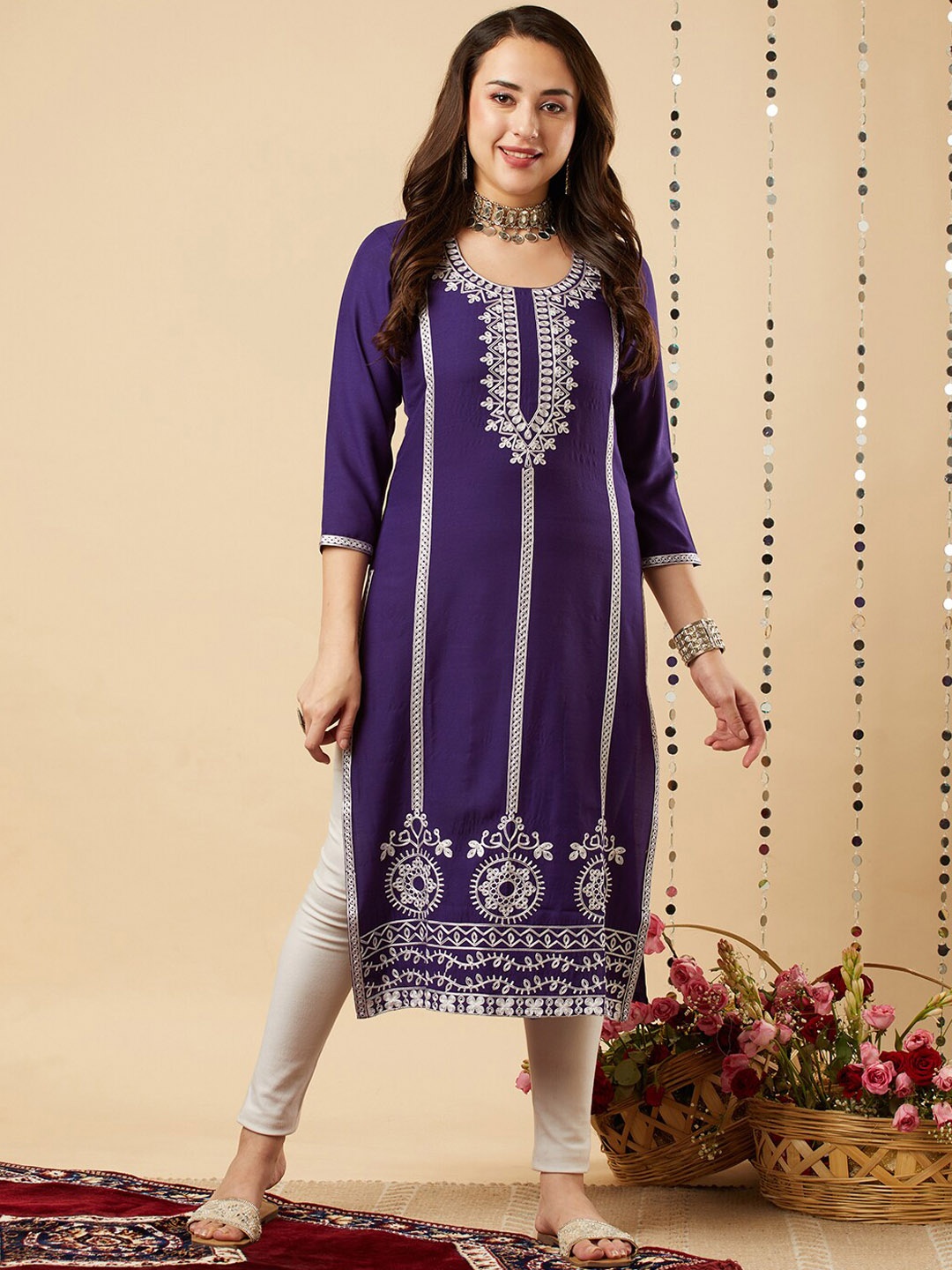 

KALINI Ethnic Motifs Embroidered Straight Kurta, Violet