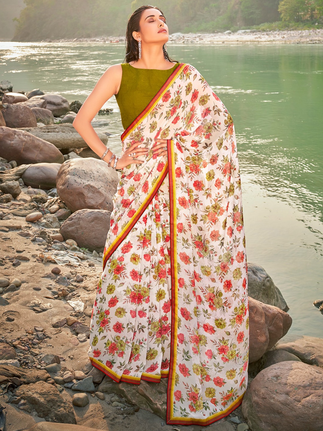 

SANSKAR Floral Poly Georgette Saree, Green