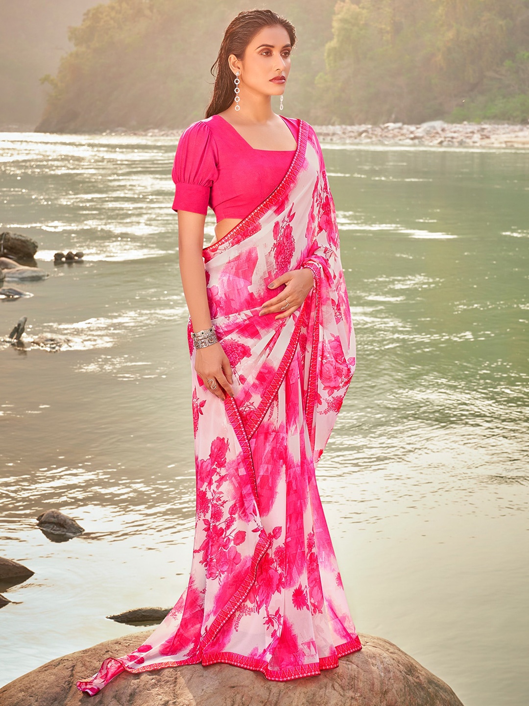 

SANSKAR Floral Printed Saree, Pink