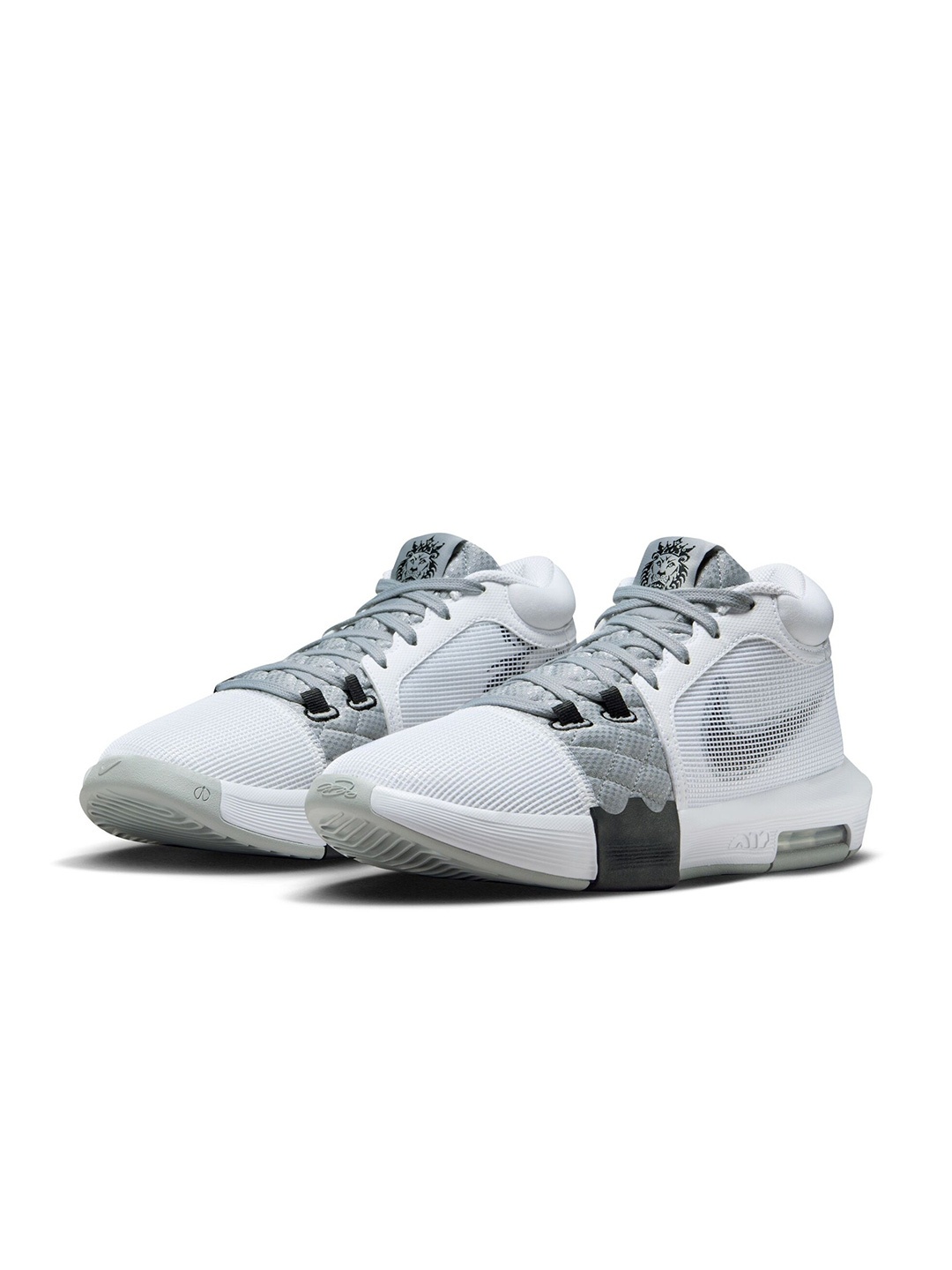 

Nike Men LeBron Witness 8 EP Basketball Shoes, White