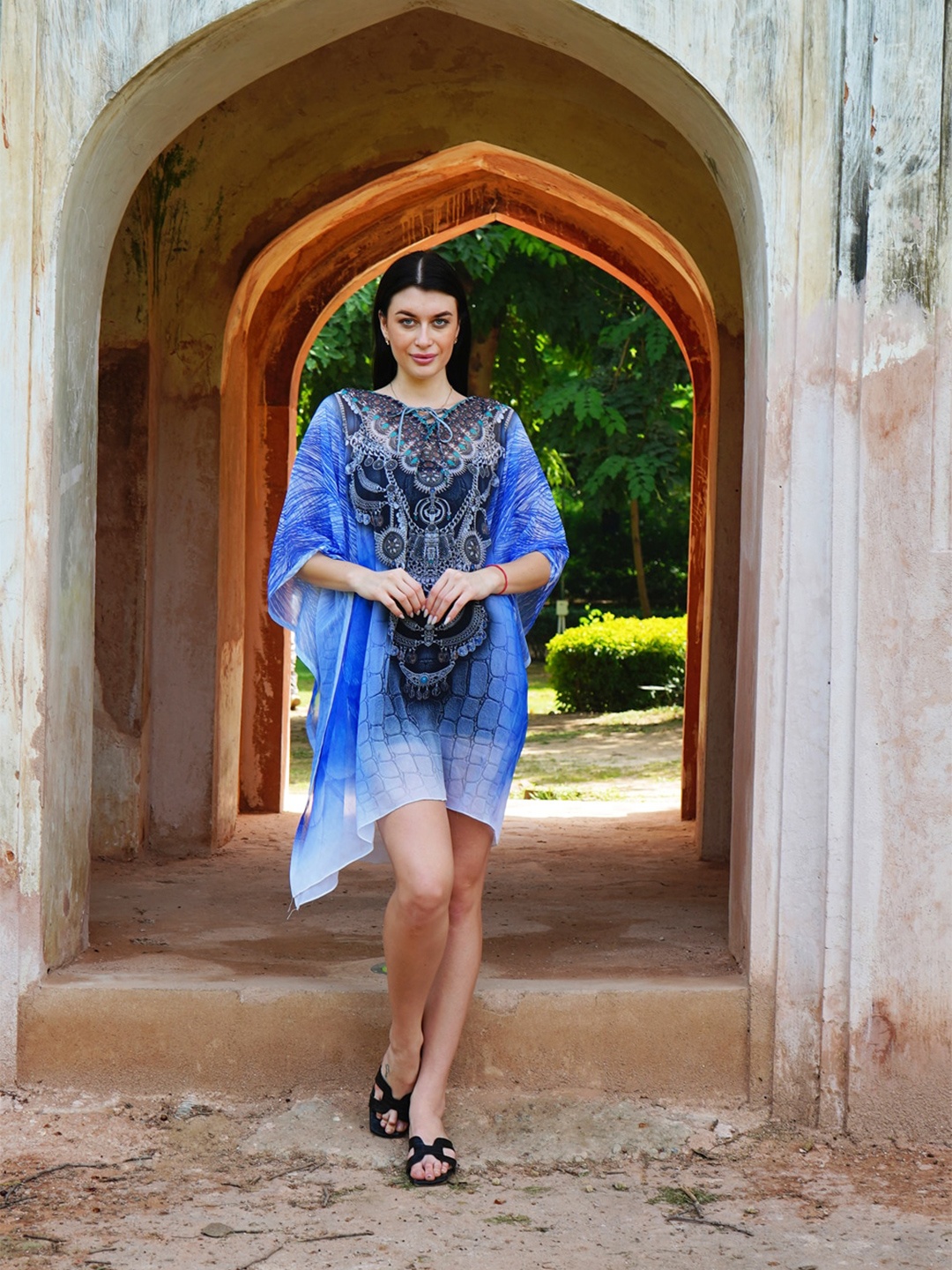 

Rajoria Instyle Abstract Printed Georgette Kaftan Dress, Blue