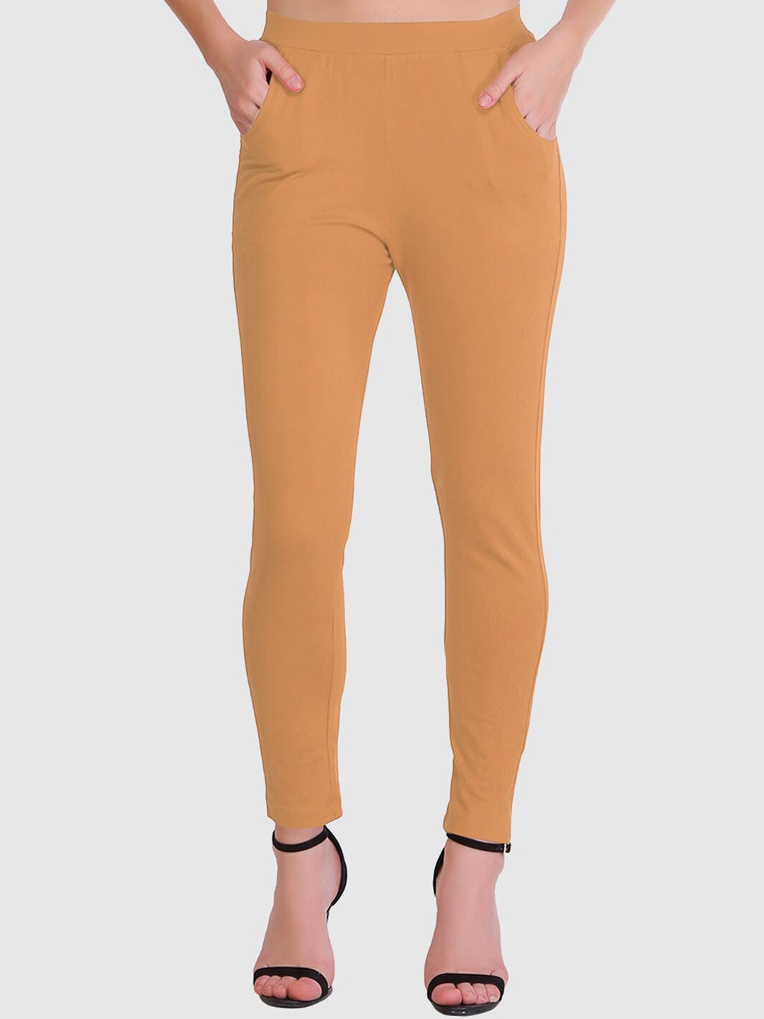 

SAUNDARYA Knitted Ankle-Length Cotton Leggings, Beige