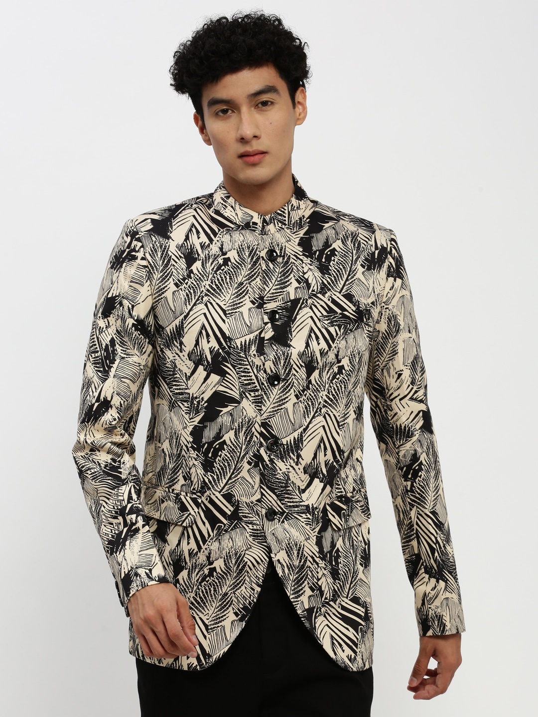 

SHOWOFF Printed Bandhgala Slim Fit Blazer, Beige