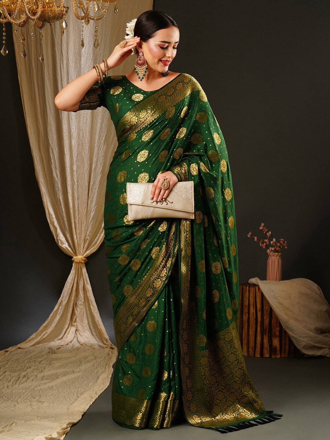 

Anouk Green & Gold-Toned Ethnic Motifs Zari Satin Banarasi Saree