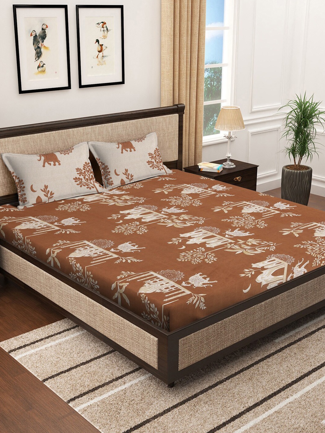 

KLOTTHE Brown & White Printed 300 TC Super King Bedsheet With 2 Pillow Covers