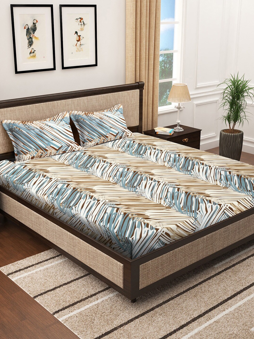 

KLOTTHE Beige & Blue Printed 300 TC Super King Bedsheet With 2 Pillow Covers