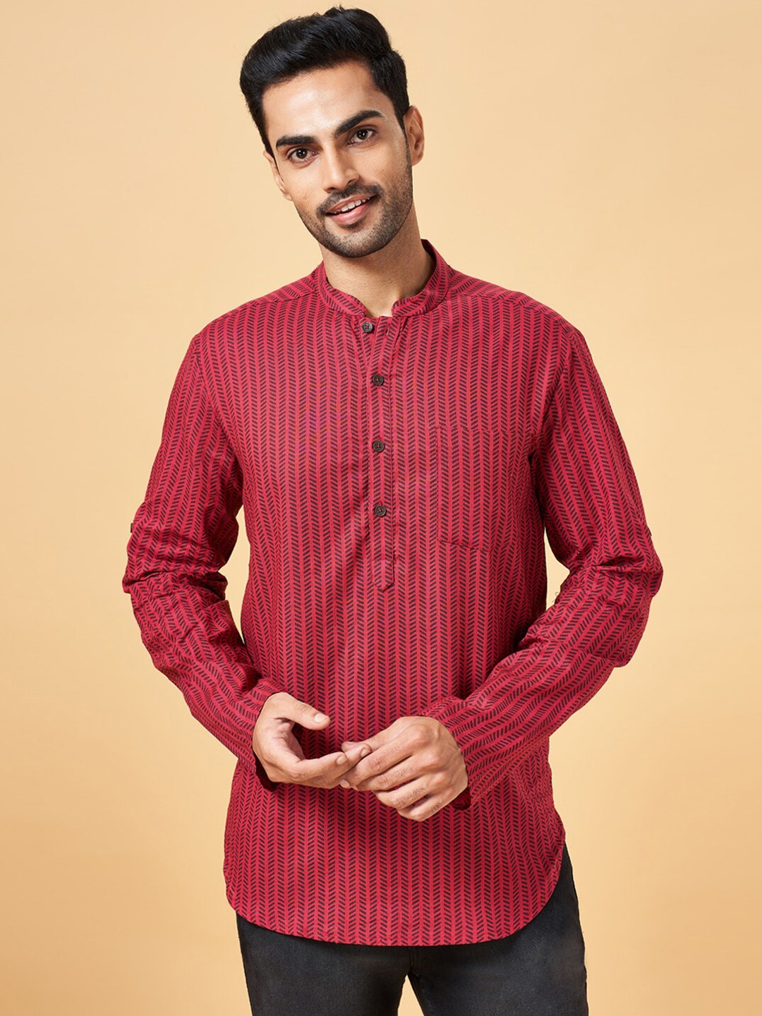 

indus route by Pantaloons Geometric Printed Mandarin Collar Kurta, Maroon