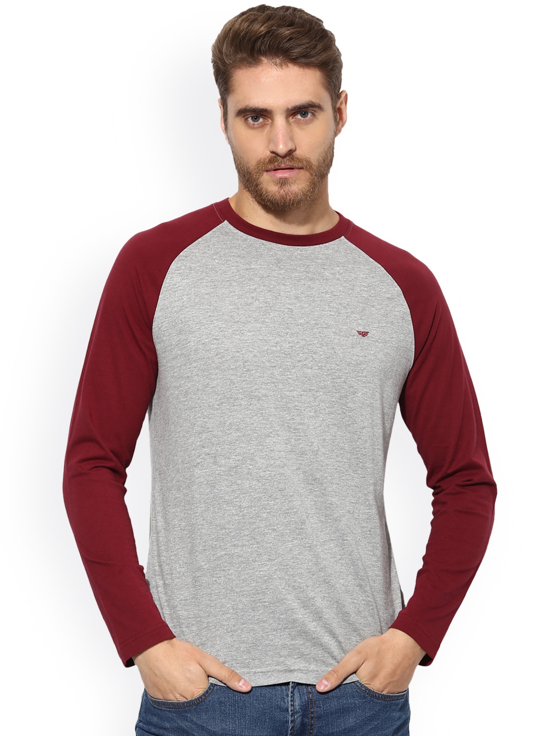 

Red Tape Men Grey Solid Round Neck T-shirt