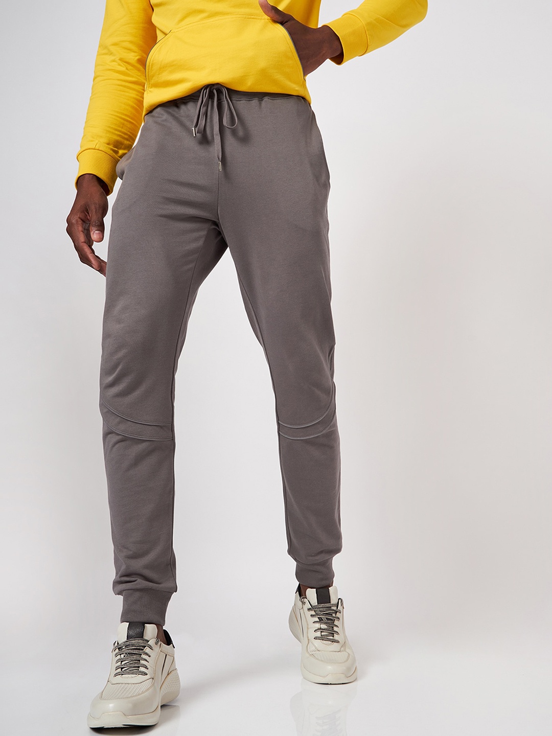 

CAVA Men Mid-Rise Cotton Rapid-Dry Reflex Joggers, Grey