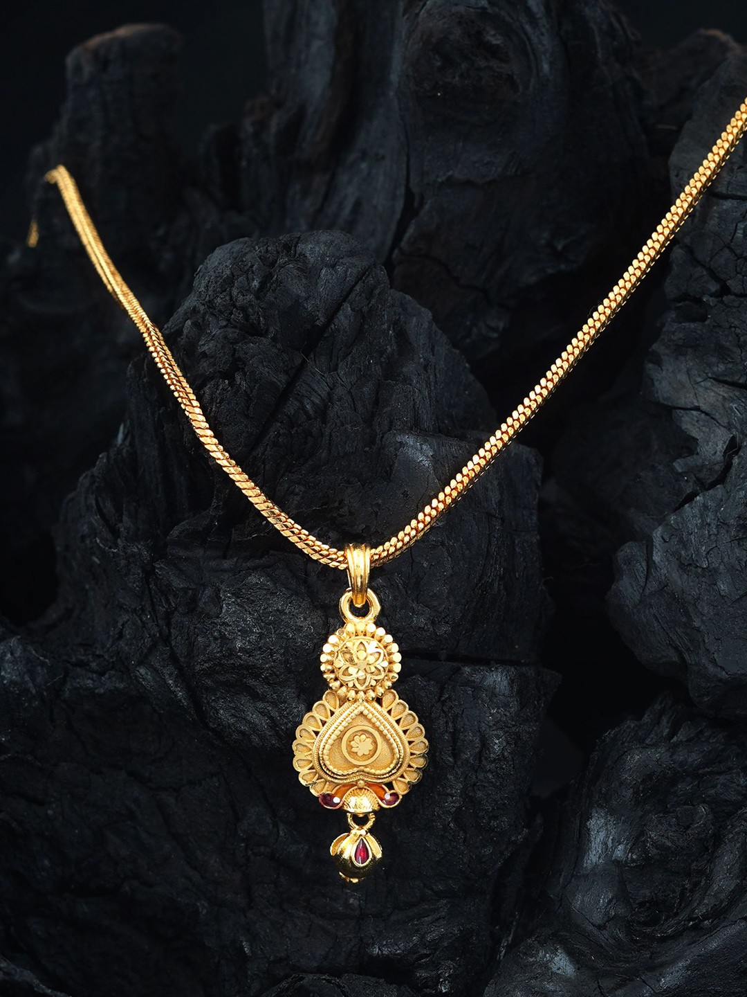 

MANSIYAORANGE Gold-Plated Pendant With Chain