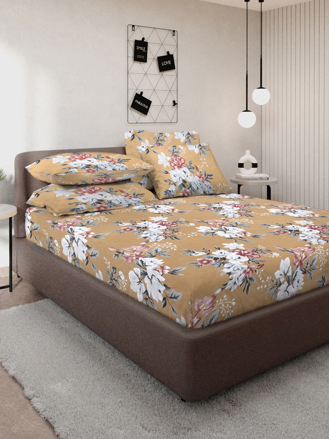 

KLOTTHE Orange & White Printed 300 TC Double King Flat Bedsheet With 4 Pillow Covers