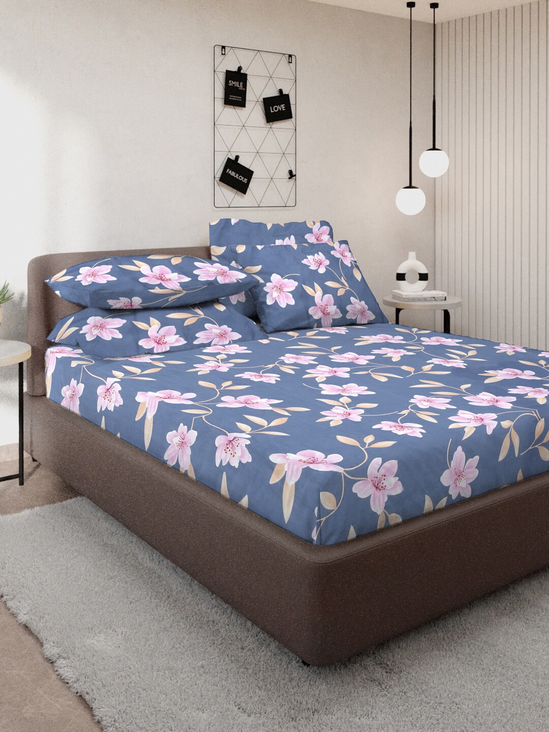 

KLOTTHE Blue & Pink Floral Printed 300TC Double King Fitted Bedsheet With 4 Pillow Covers