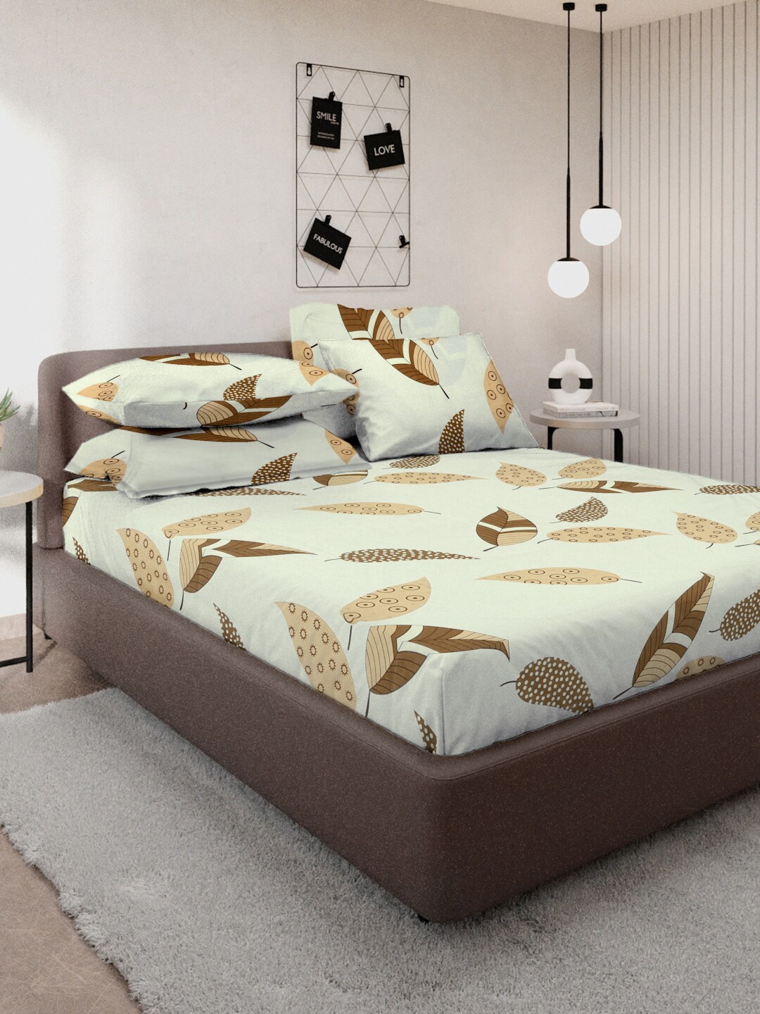

KLOTTHE Book Fold White & Beige Floral 300 TC Fitted King Bedsheet With 4 Pillow Covers