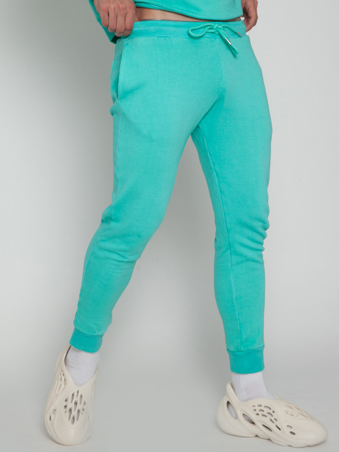 

CAVA Men Tiffany Solid Joggers, Blue