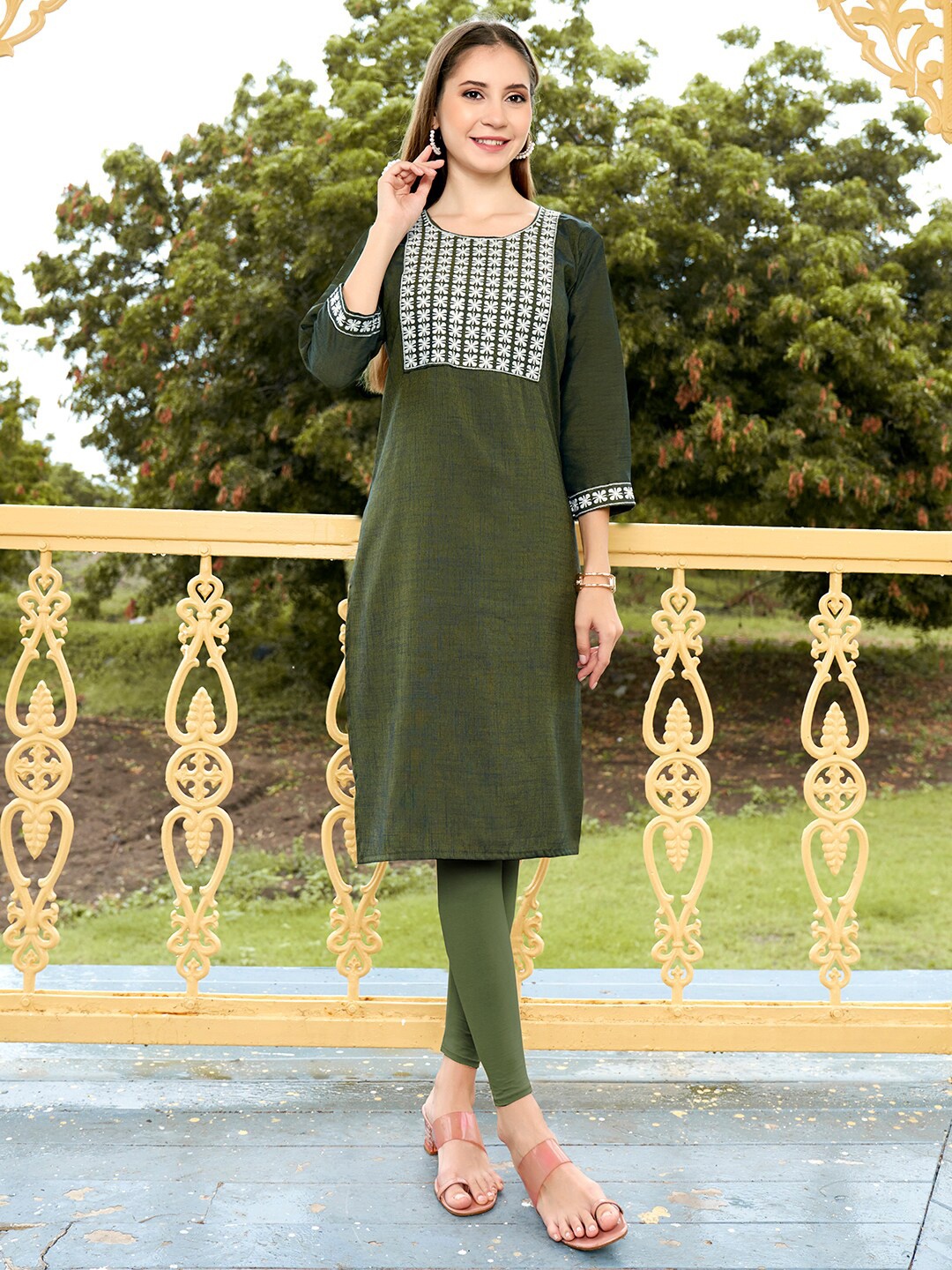 

Anouk Ethnic Motifs Yoke Design Pure Cotton Straight Kurta, Olive