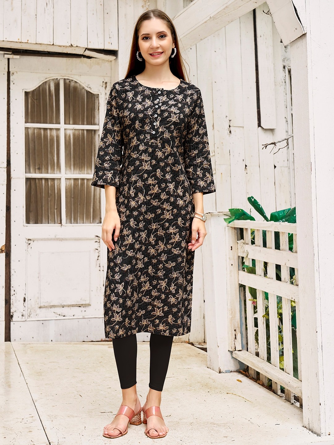 

Anouk Black Floral Printed Straight Pure Cotton Straight Kurta