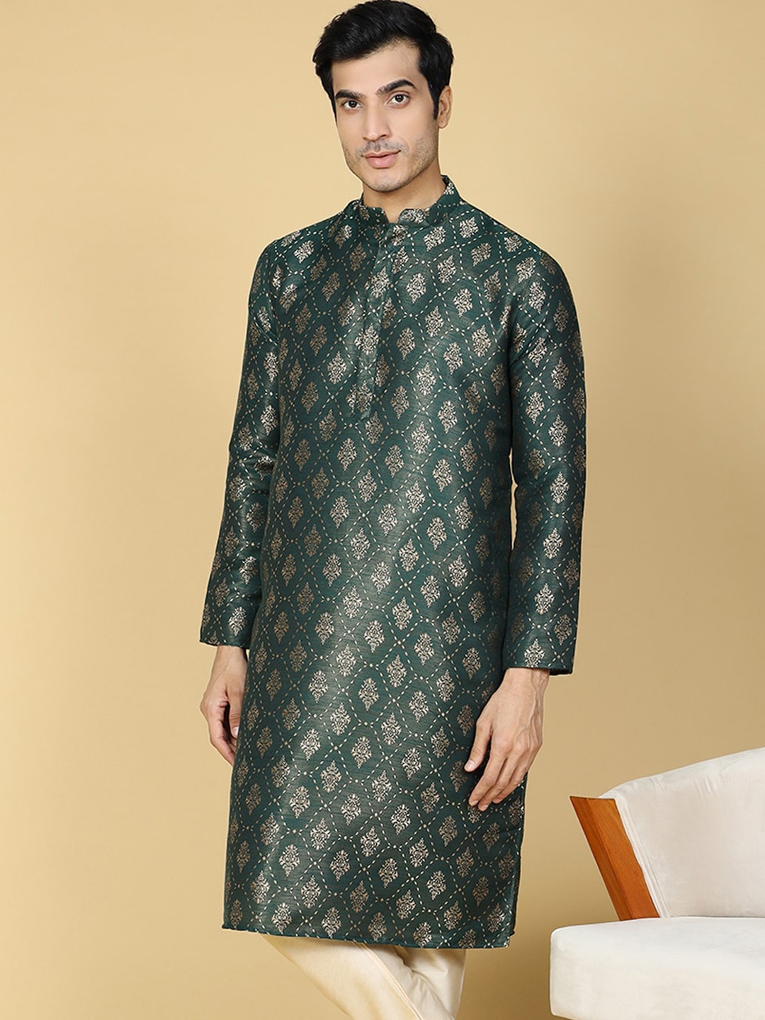 

NAMASKAR Ethnic Motifs Woven Design Mandarin Collar Jacquard Straight Kurta, Green