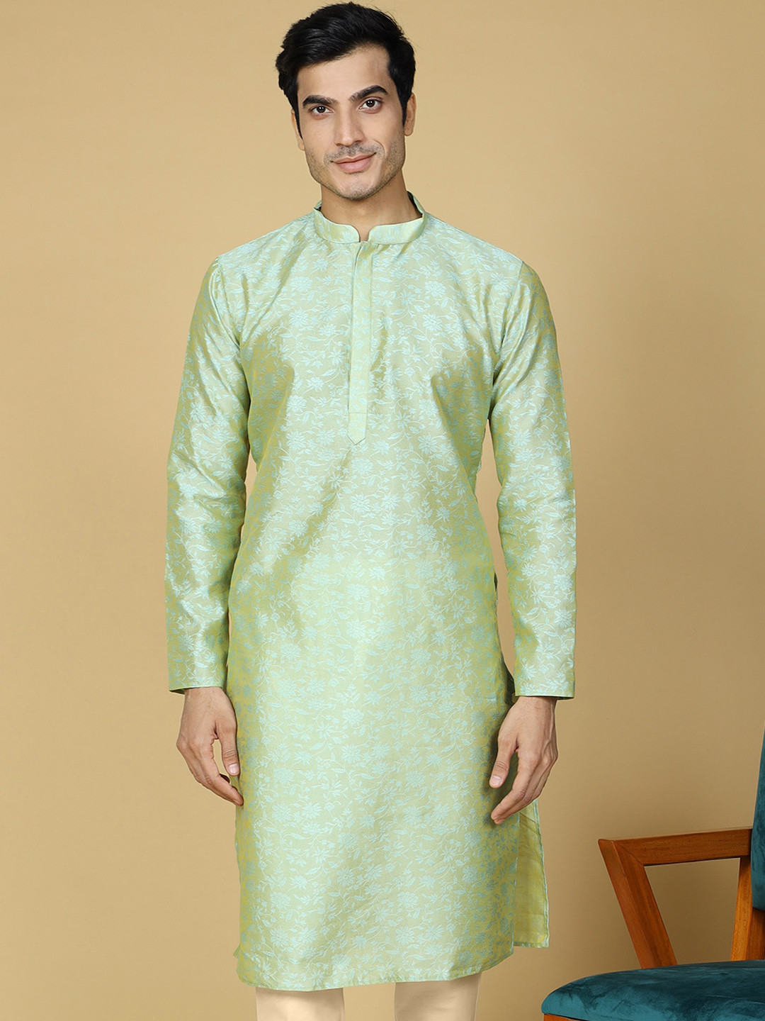 

NAMASKAR Floral Woven Design Mandarin Collar Long Sleeve Jacquard Straight Kurta, Green