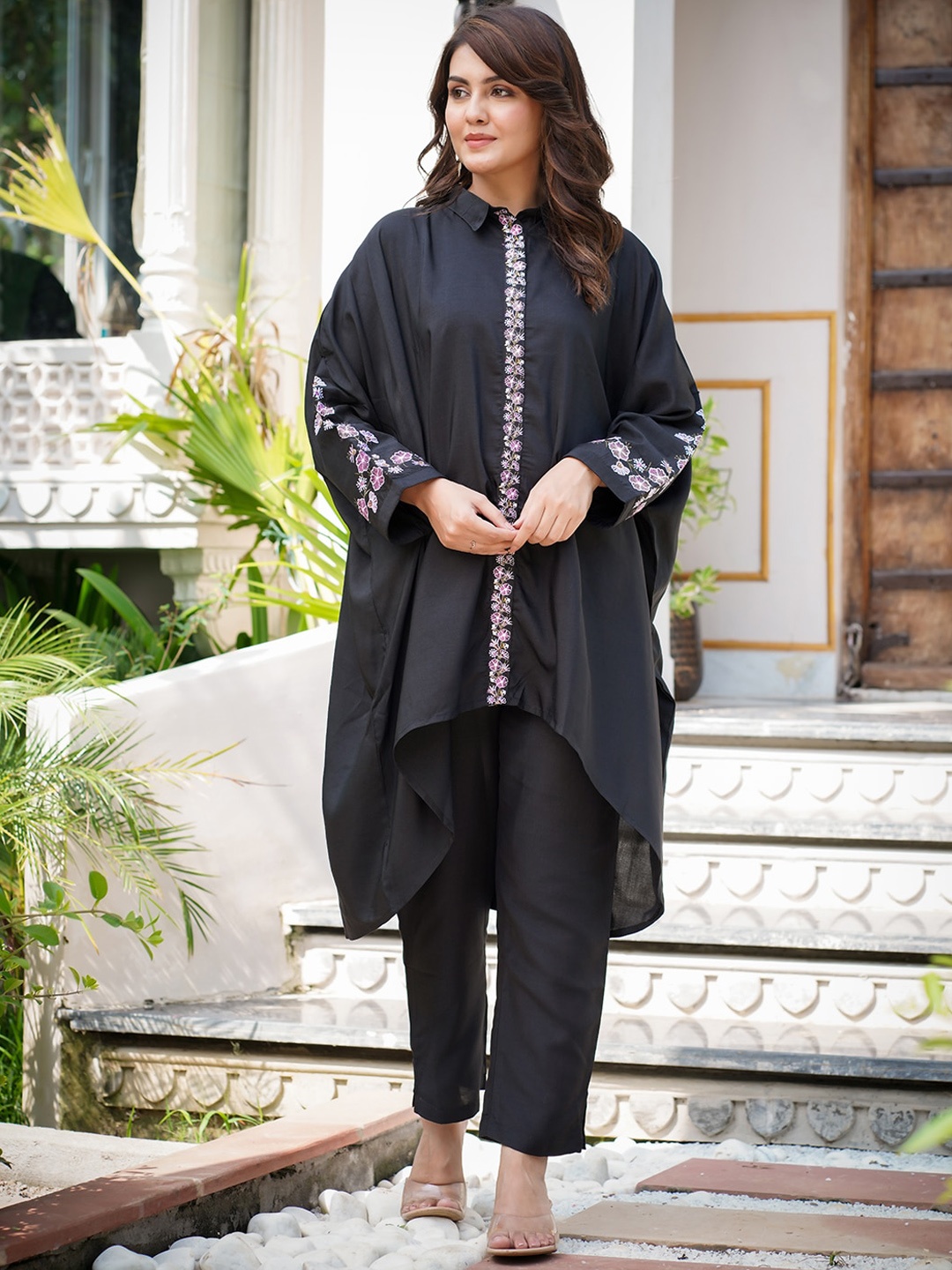

Yufta Floral Embroidered High-Low Oversized Tunic With Trousers, Black