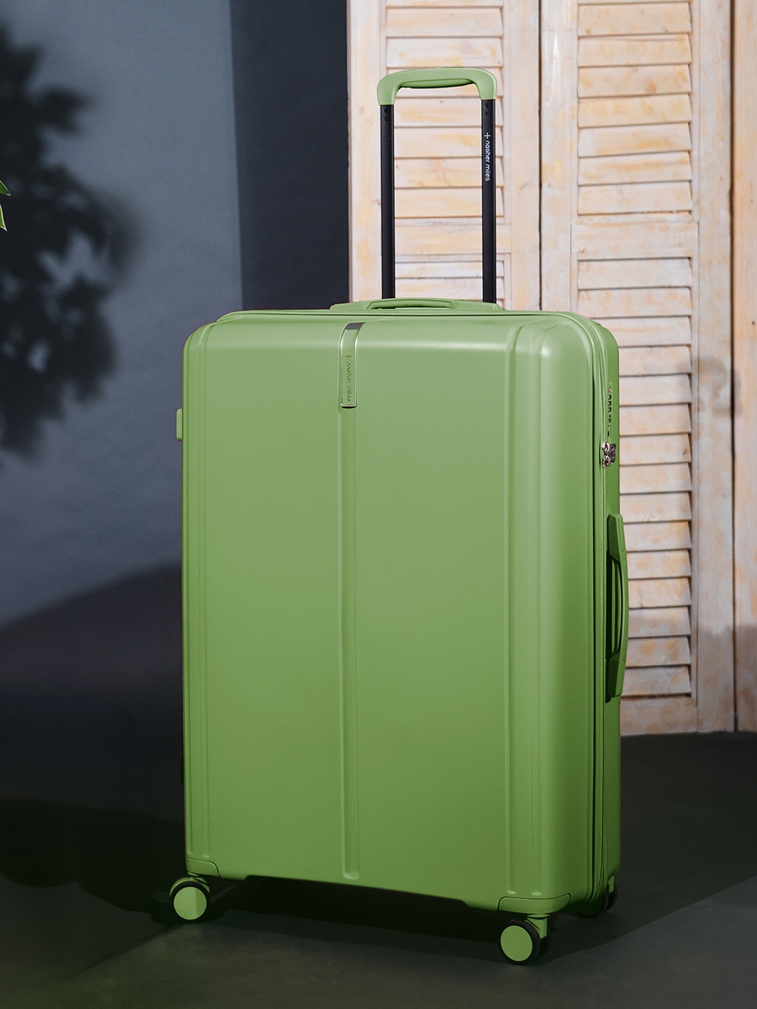 

Nasher Miles The Line Polypropylene Large Green Trolley Bag - 28 inch (75cm)