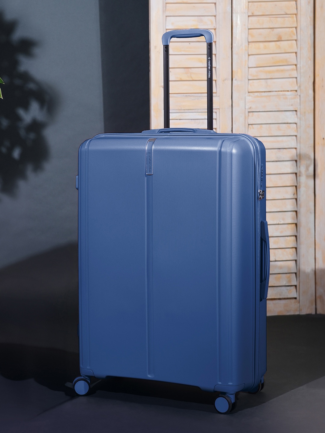 

Nasher Miles The Line Polypropylene Large Blue Trolley Bag - 28 inch (75cm)