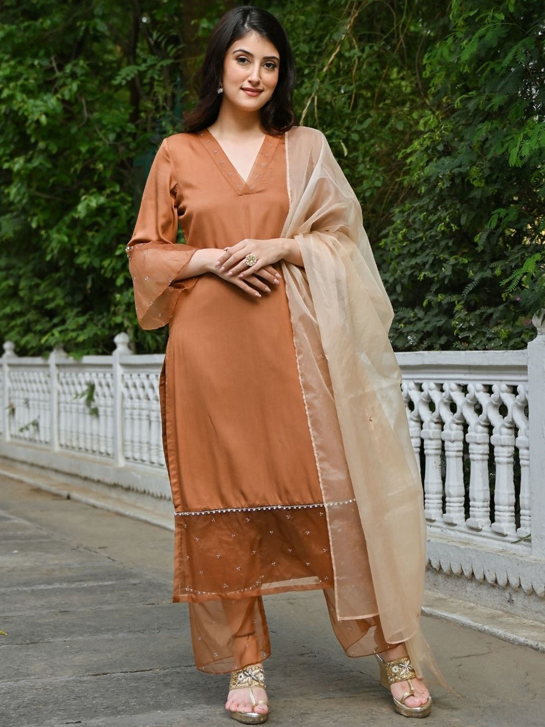 

Urbanstree Beads And Stones Kurta With Palazzos & Dupatta, Brown