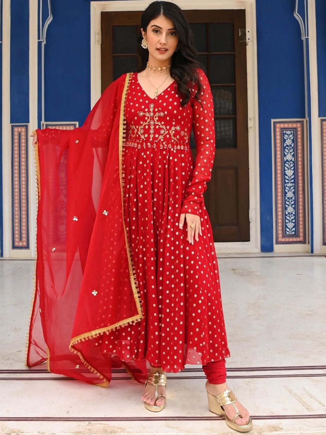 

Urbanstree Ethnic Motifs Embroidered Kurta & Trousers With Dupatta, Red