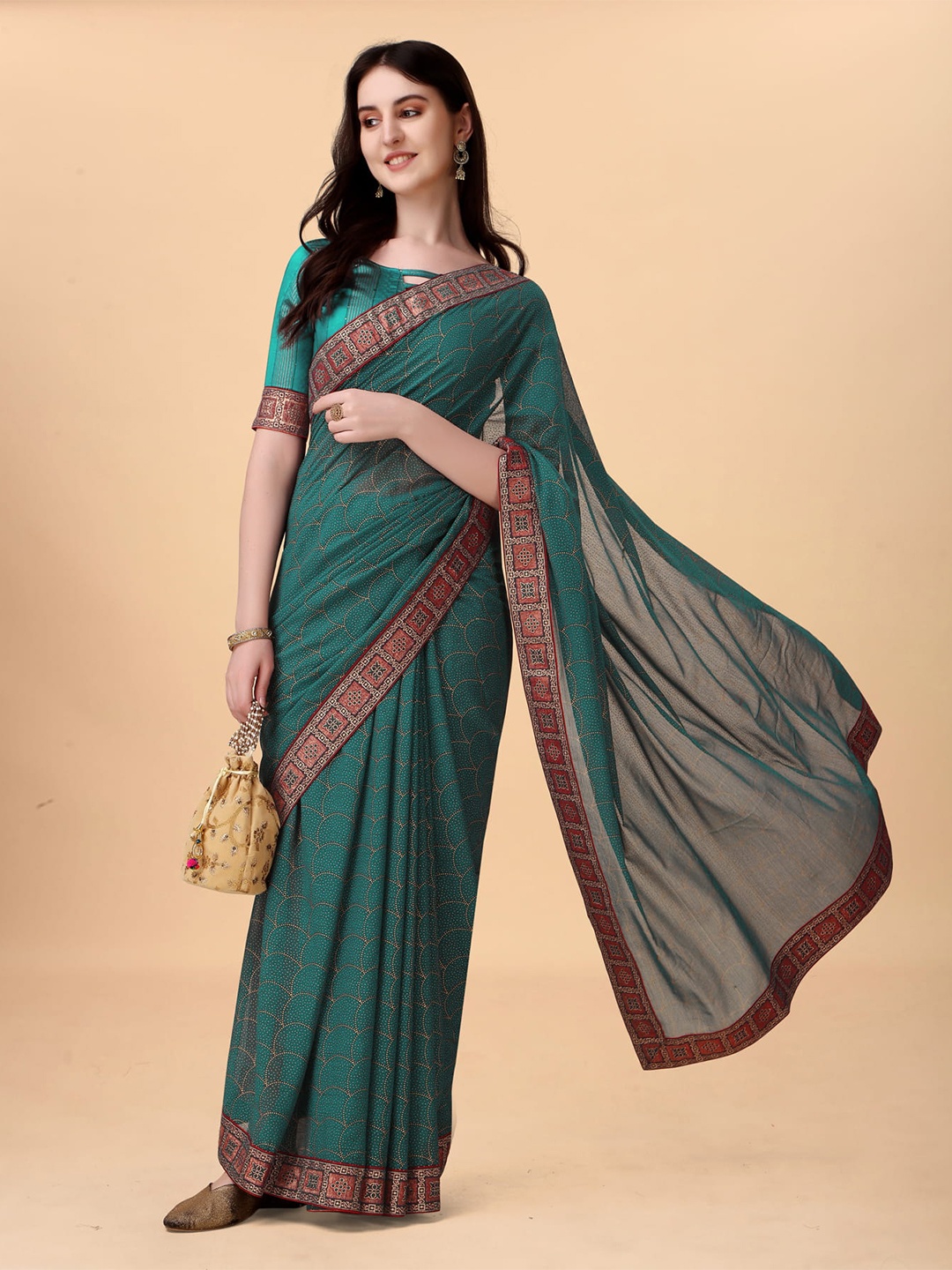 

Grubstaker Geometric Printed Saree, Blue